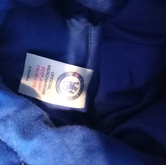 Chelsea fc snow suit - Picture 2 of 2